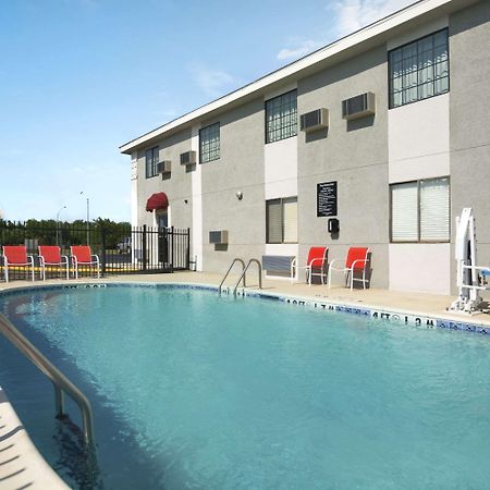 Super 8 By Wyndham Ardmore Buitenkant foto