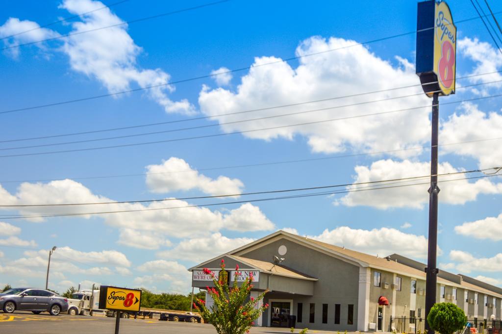Super 8 By Wyndham Ardmore Buitenkant foto