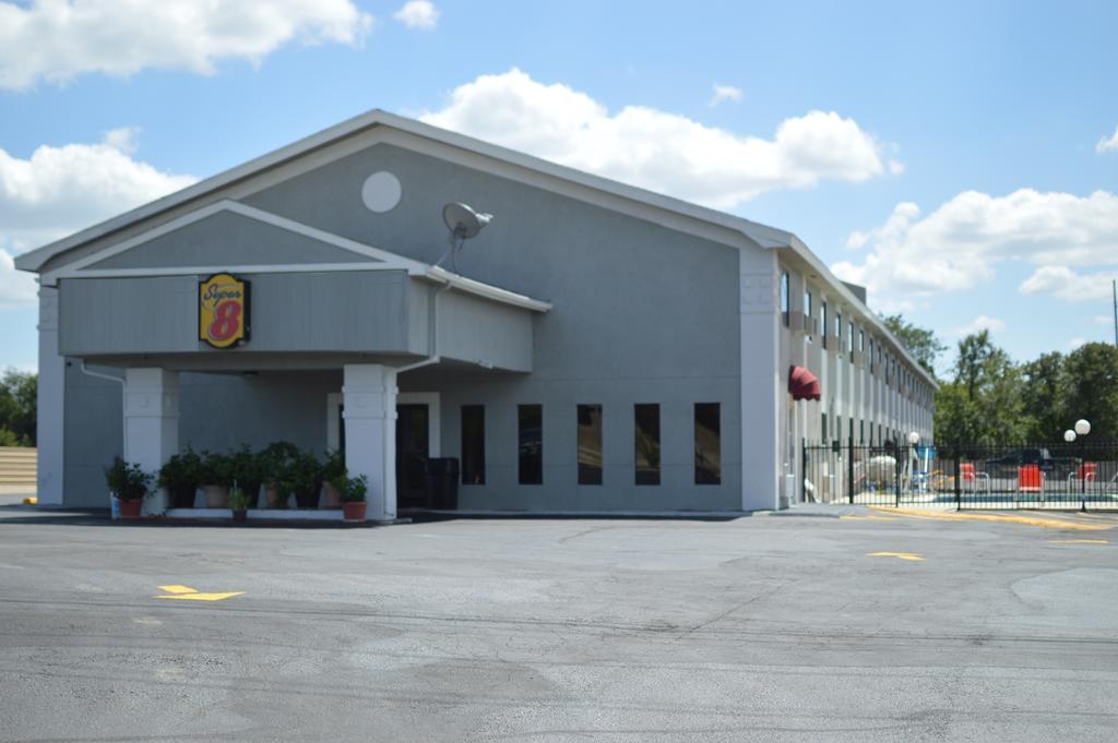 Super 8 By Wyndham Ardmore Buitenkant foto