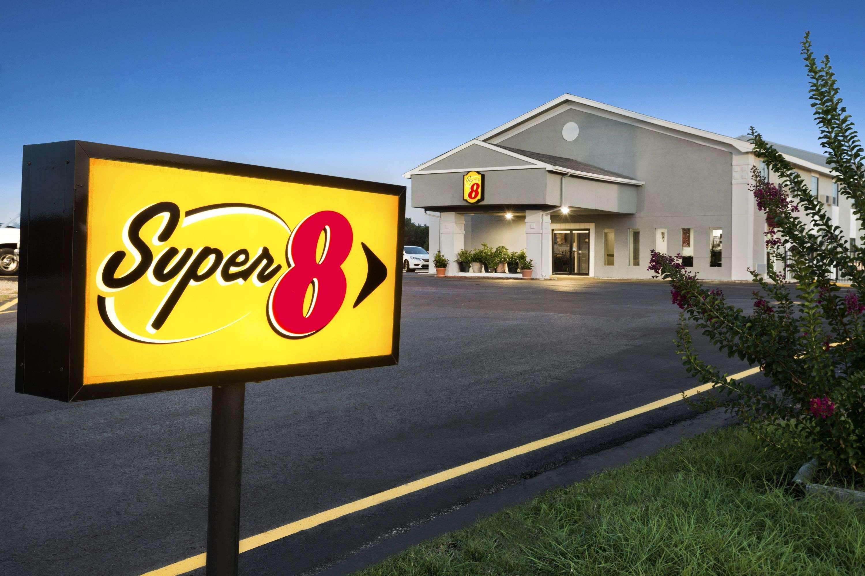 Super 8 By Wyndham Ardmore Buitenkant foto